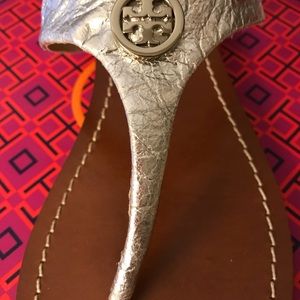 GUC Tory Burch Cameron thong sandal